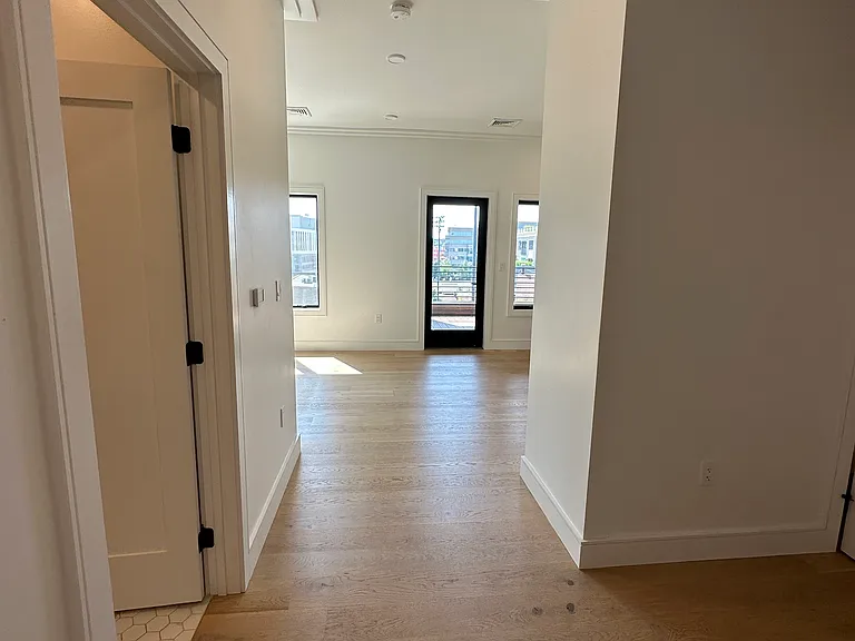 50 Leo M Birmingham Pkwy #507D — Photo 4