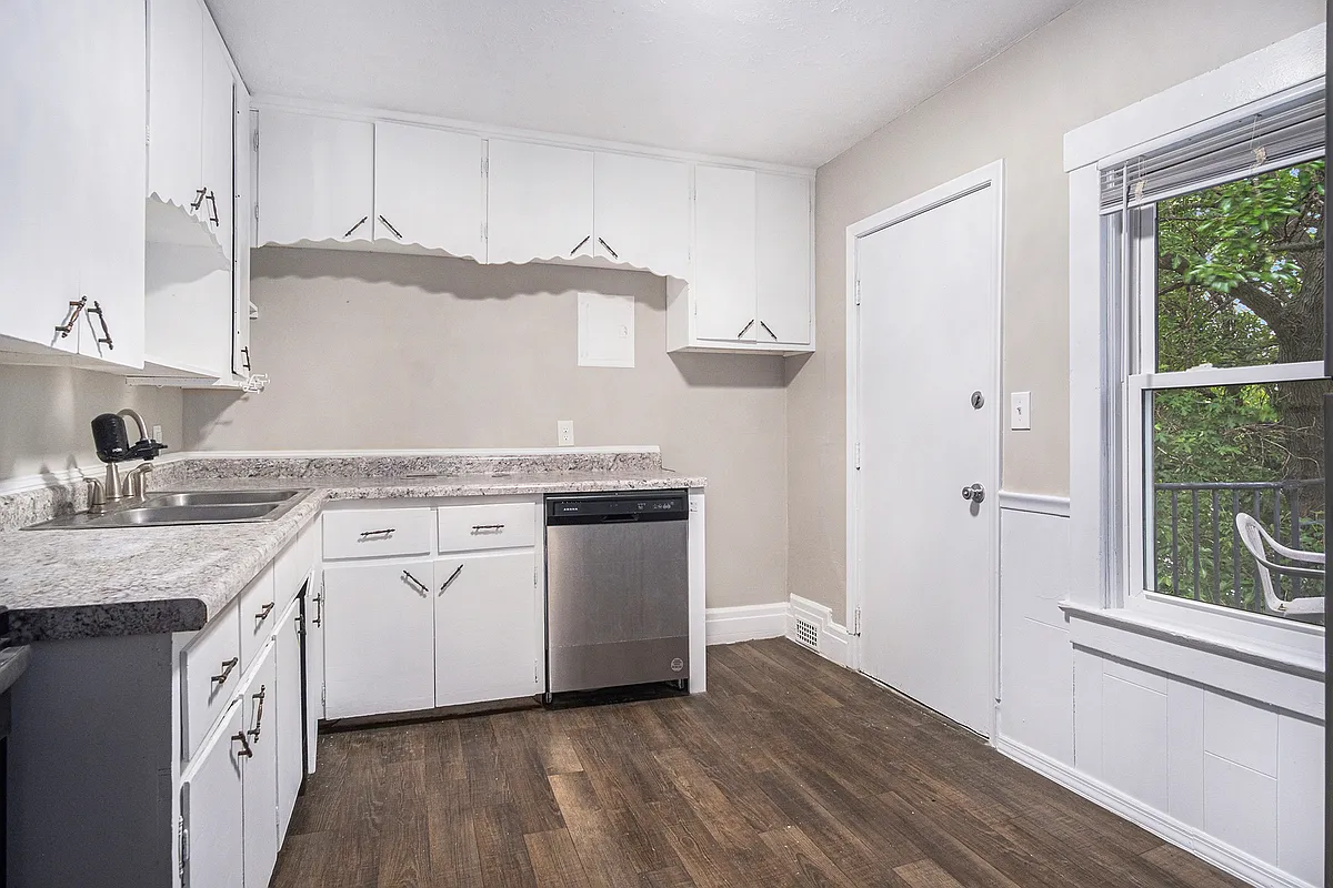 Building Photo - 219 S 38th Ave #2