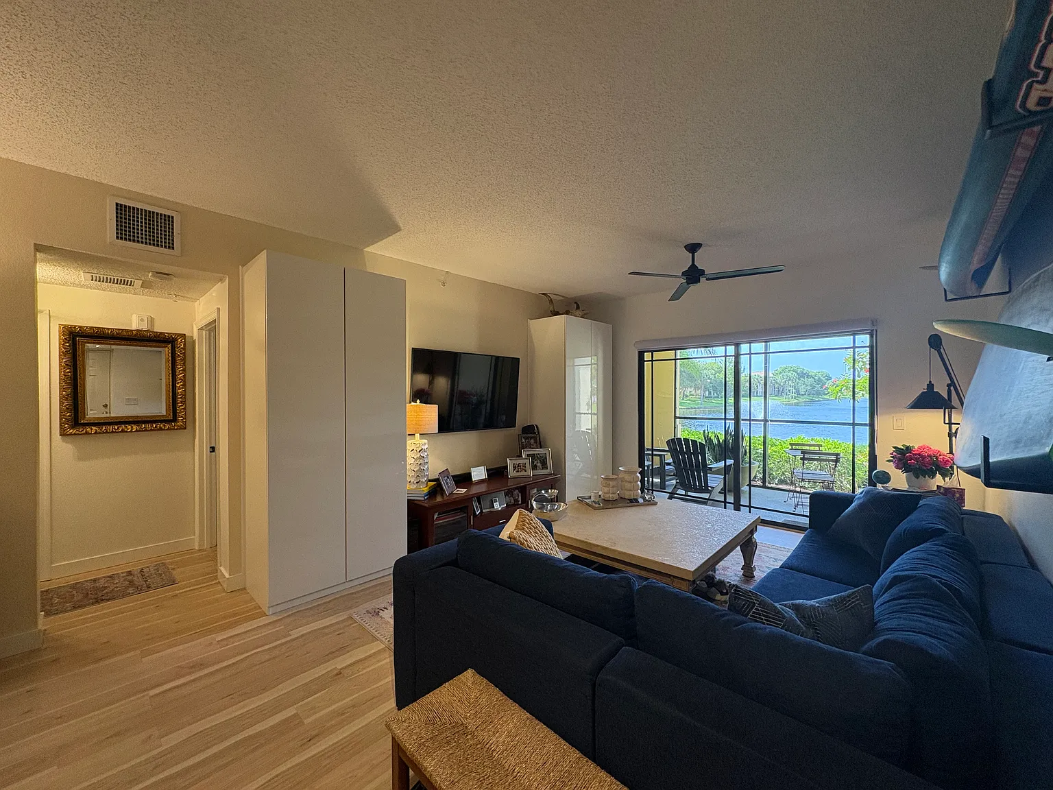 1 bed, 872 sqft, $2,350 — Photo 4