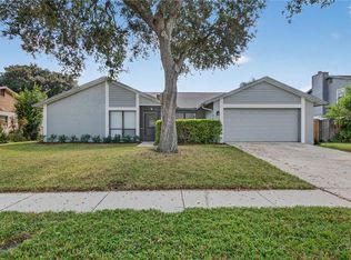 4028 Bell Grande Dr, Valrico, FL 33596
