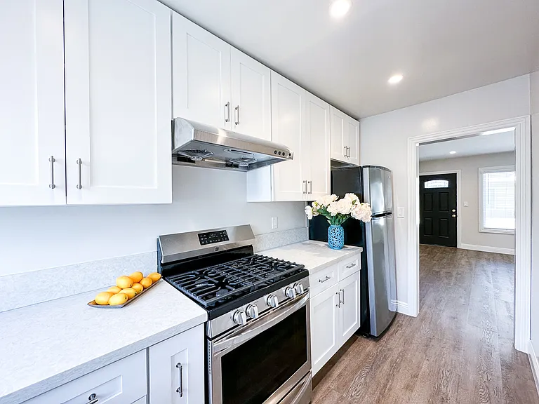 6451 Lexington Ave #U — Photo 7