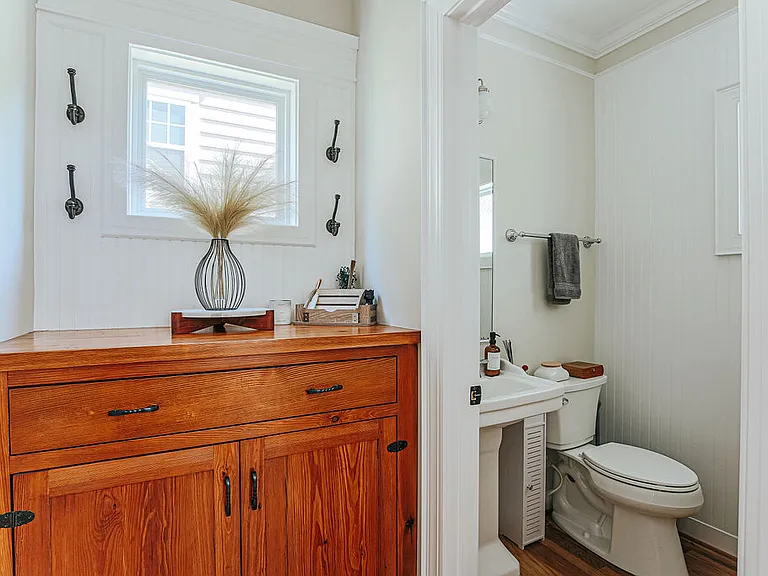 239 Huntley Ave — Photo 10