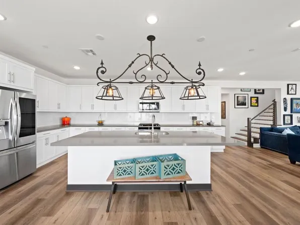 8987 Hightail Dr, Santee, CA 92071