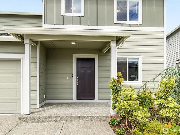 2nd image of 12144 Cobble Hill Drive SE