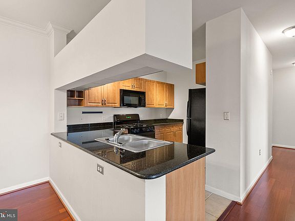 3rd image of 12958 Centre Park Cir APT 323