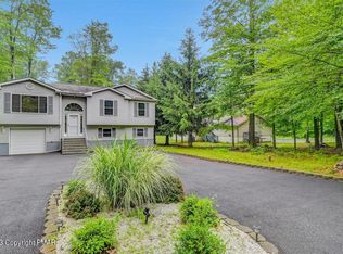 5141 Ash Dr, Pocono Summit, PA