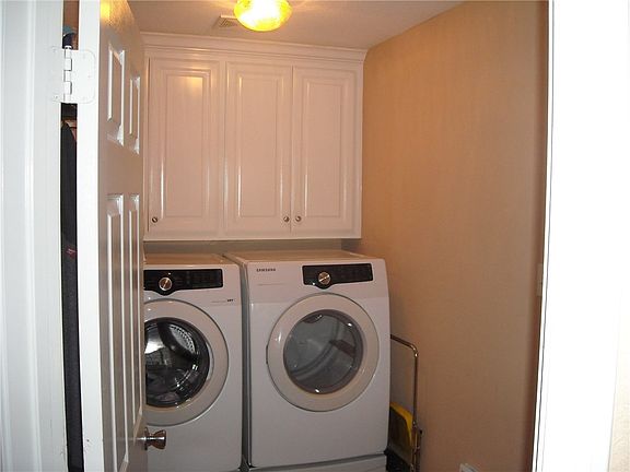 4th image of 106 Deer Creek Dr