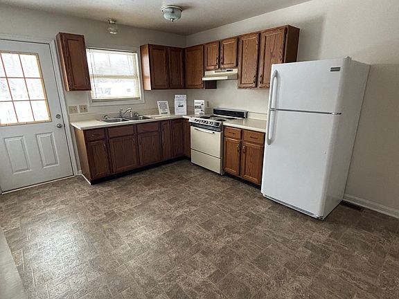 4th image of 75A Walker Dr #75A