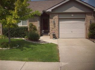 22205 Quail Run Cir UNIT 5, South Lyon, MI 48178