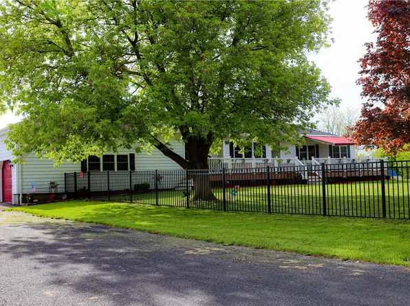 8849 Keeney Rd, Le Roy, NY 14482