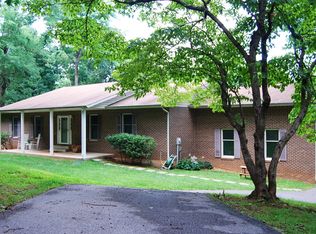 831 Apple Jack Cir, Linden, VA 22642