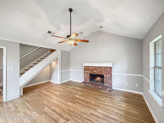 3rd image of 2007 Fox Hill Ln