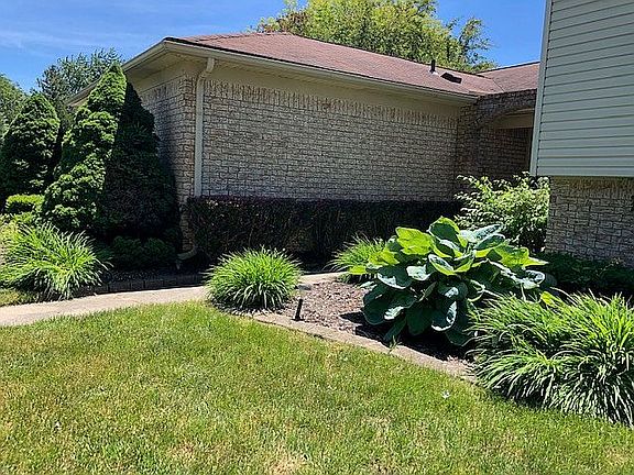 2nd image of 42211 Trotwood Ct