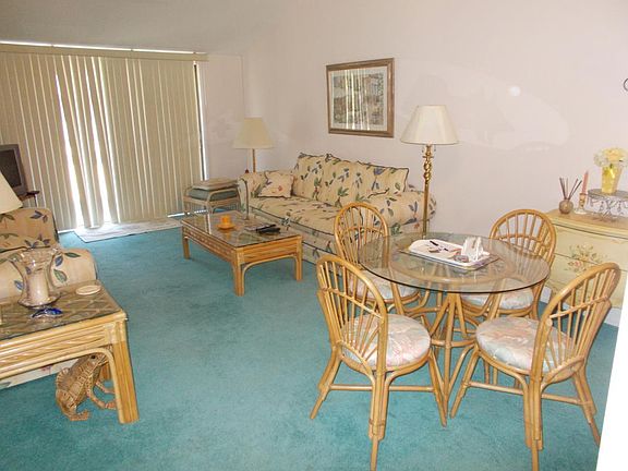 5th image of 1430 SE Colchester Cir