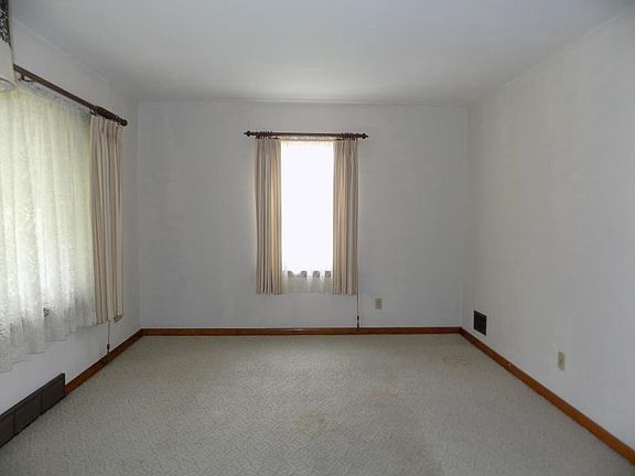 4th image of 1011 N Independence Ave