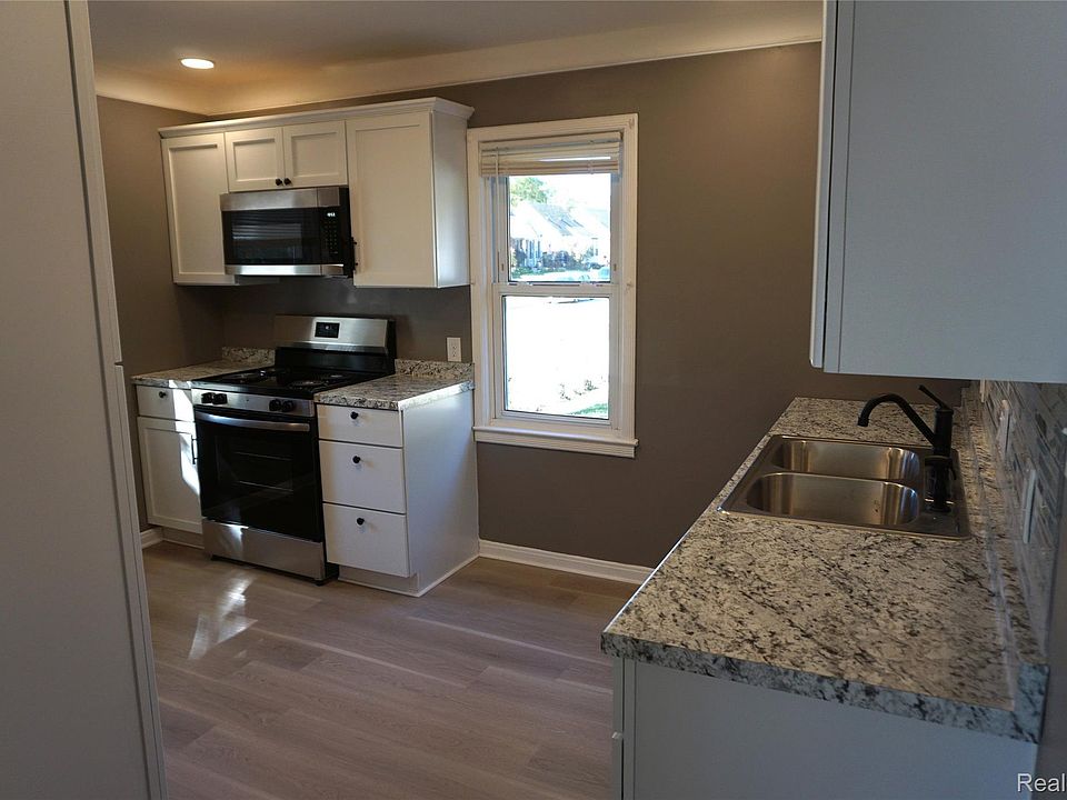 2430 Elliott Ave, photo 16