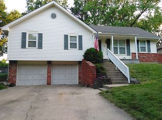 1029 NE 97th St, Kansas City, MO 64155