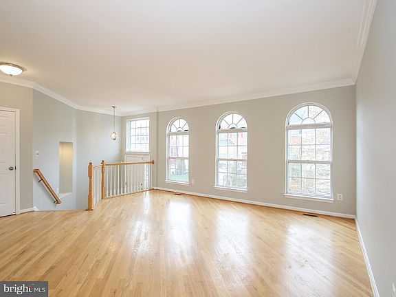 3rd image of 6700 Ordsall St