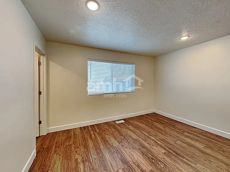 301 N Gibbons Ln — Photo 19