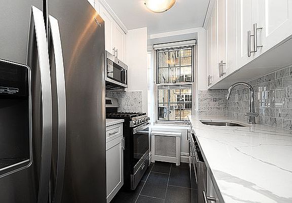 5th image of 275 Central Park W APT 13F