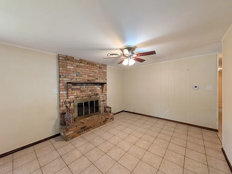2812 Juniper Ln — Photo 7