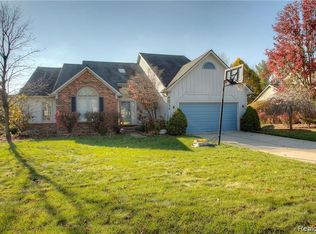 42735 Lancelot Ct, Novi, MI