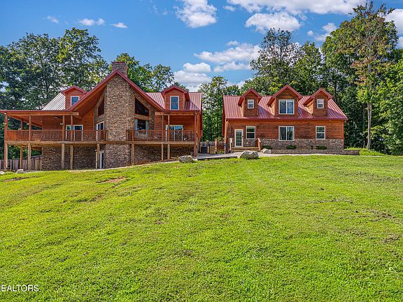 4th image of 8521 Parker Dr