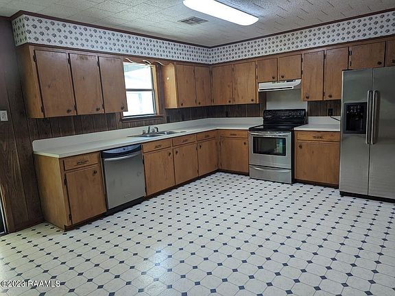 3rd image of 8635 Meadow Ln