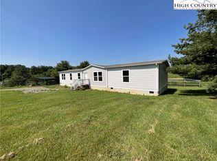 94 Crestview Ln, Ennice, NC 28623