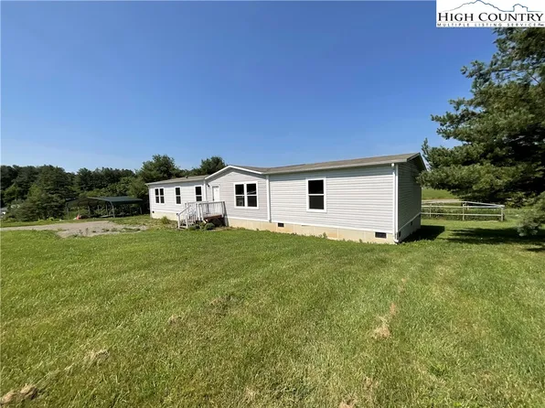 94 Crestview Lane, Ennice, NC 28623