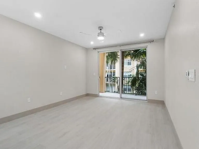 1805 N Flagler Dr #219 — Photo 8