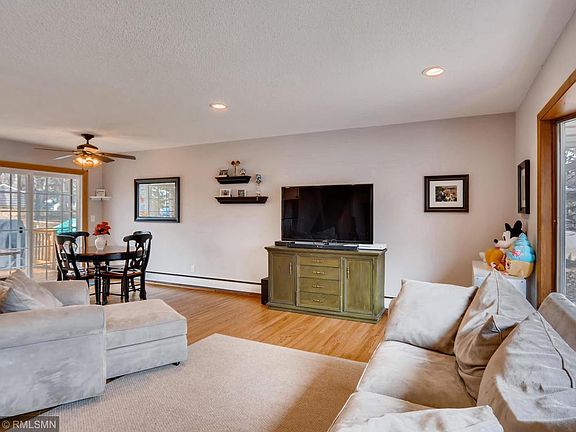 4th image of 6 Amelia Ct