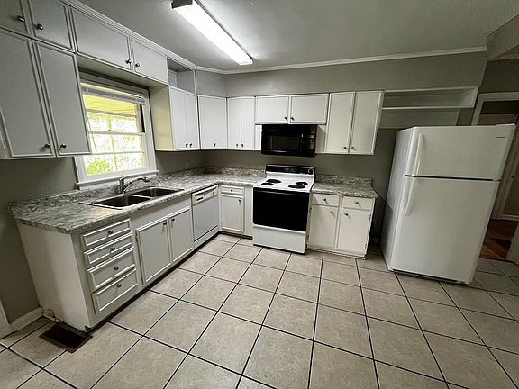 2nd image of 1400 9th Ave