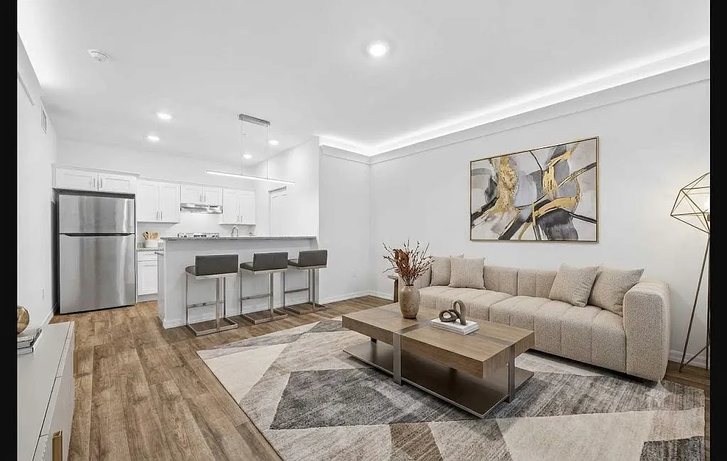915 Ariana Apartment Community — Photo 1