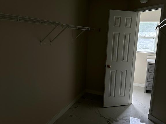 4th image of 2198 SW Cameo Blvd