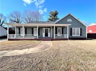 7419 Walnut Wood Dr, Charlotte, NC 28227