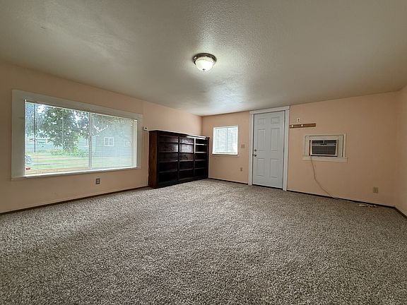 3rd image of 1092 Humboldt Ave #1