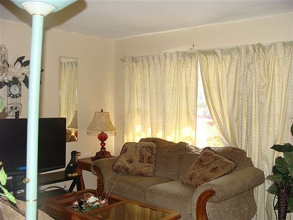 2nd image of 702 E Ann St