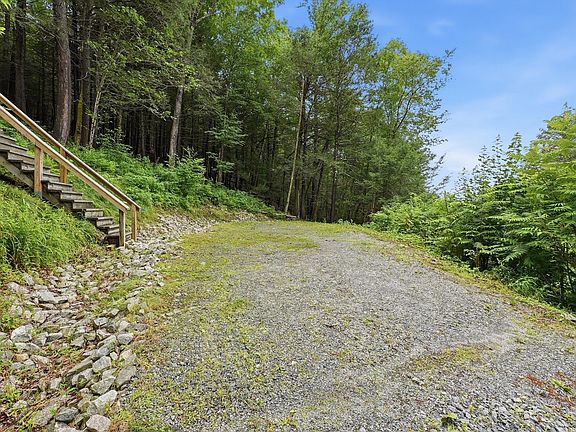 4th image of 93 Pond Brook Rd