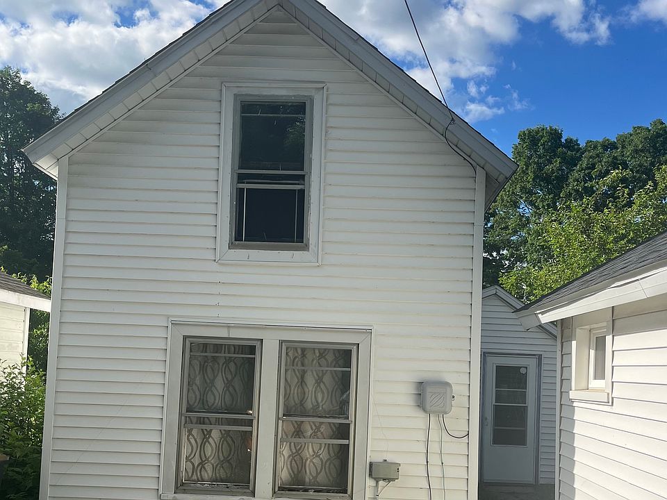 1st image of 212 & 1/2 W Maple St