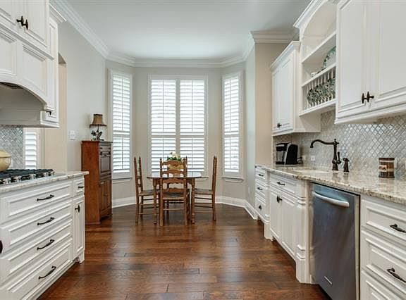 4th image of 4208 English Ivy Dr