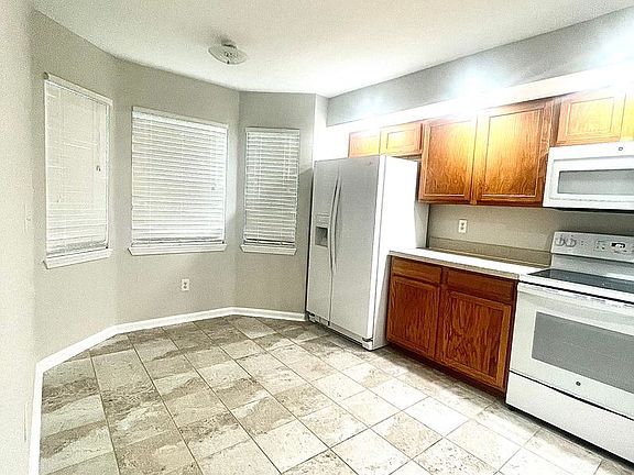 2nd image of 12020 Meadowview Dr S