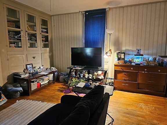 4th image of 361 Ridgley St