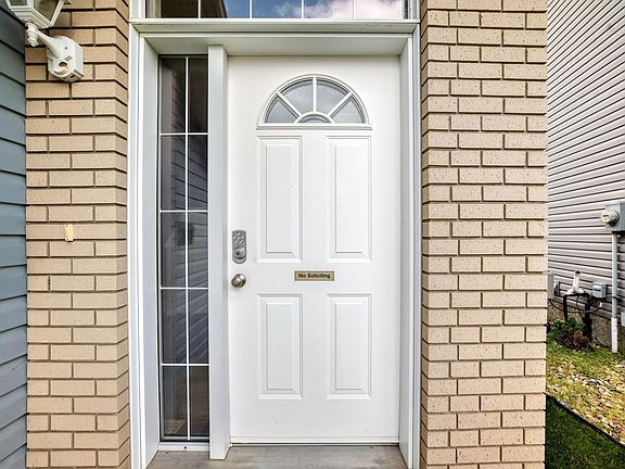 2nd image of 107 Chestermere Cres