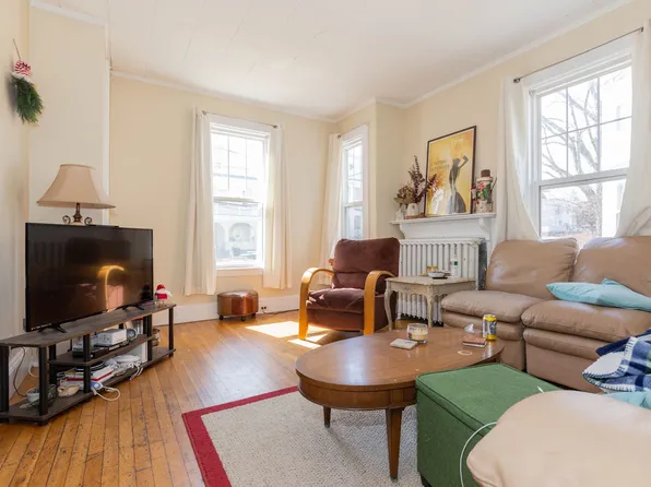 17 Bennett St, Brighton, MA 02135