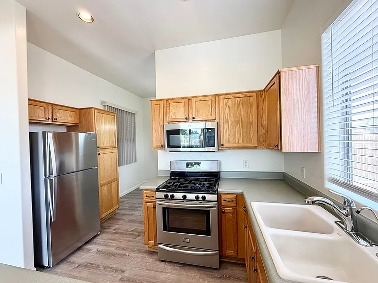4649 N Kirkwood Ave — Photo 5