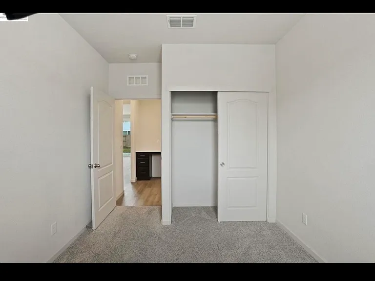 2260 Shoreline Dr — Photo 17