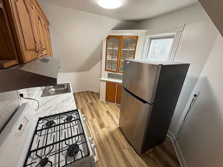 596 Warburton Ave #3S — Photo 12