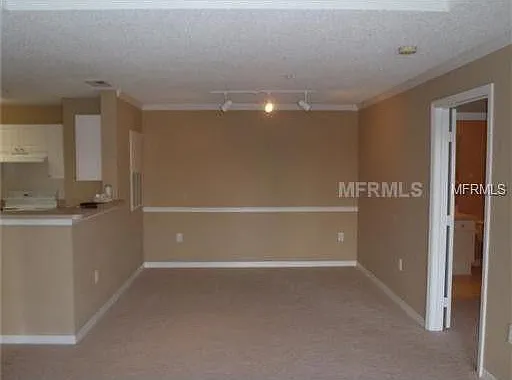 18001 Richmond Place Dr #433 — Photo 2