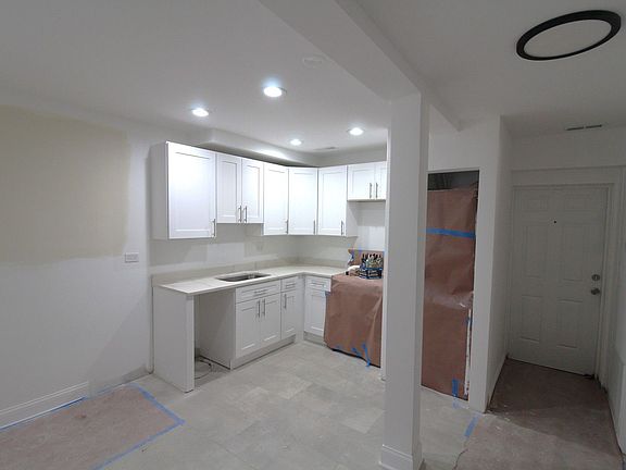 4th image of 2241 W Augusta Blvd #1R